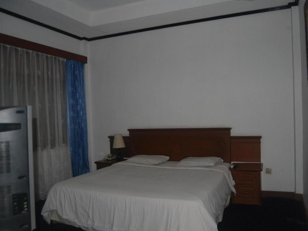 Sadinah Sahid Josodipuro Hotel Colomadu Exteriör bild