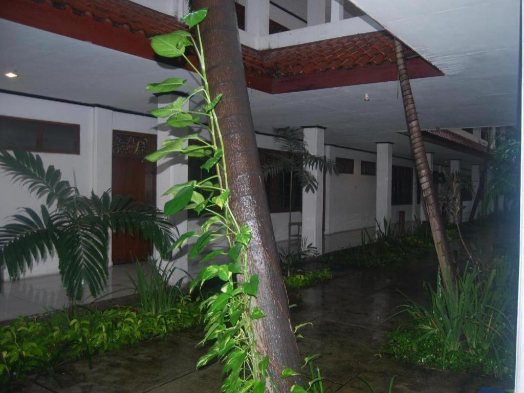 Sadinah Sahid Josodipuro Hotel Colomadu Exteriör bild