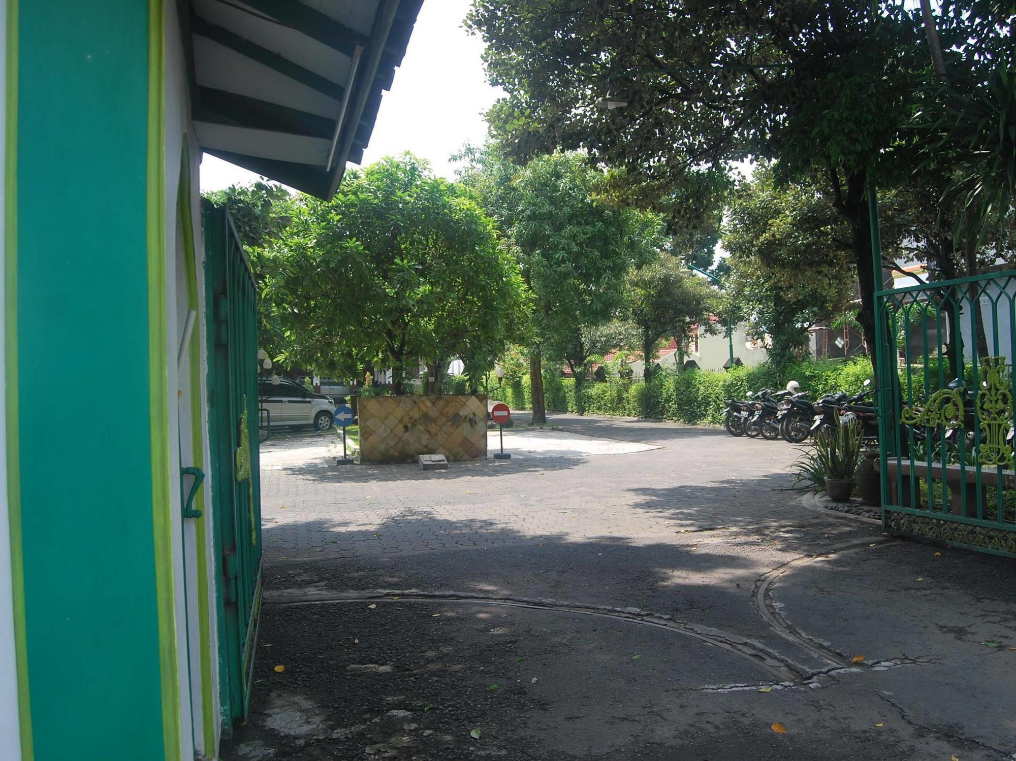 Sadinah Sahid Josodipuro Hotel Colomadu Exteriör bild