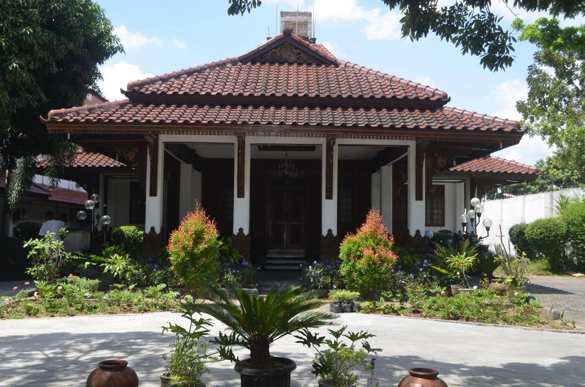 Sadinah Sahid Josodipuro Hotel Colomadu Exteriör bild