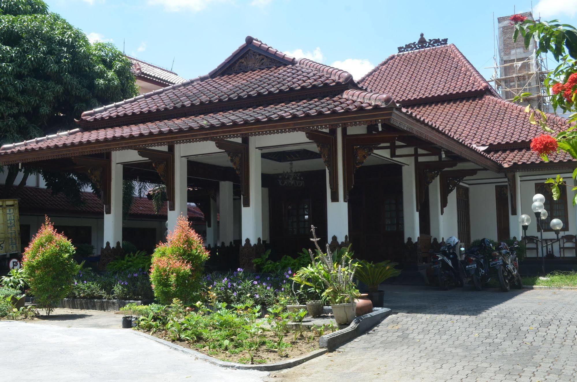 Sadinah Sahid Josodipuro Hotel Colomadu Exteriör bild